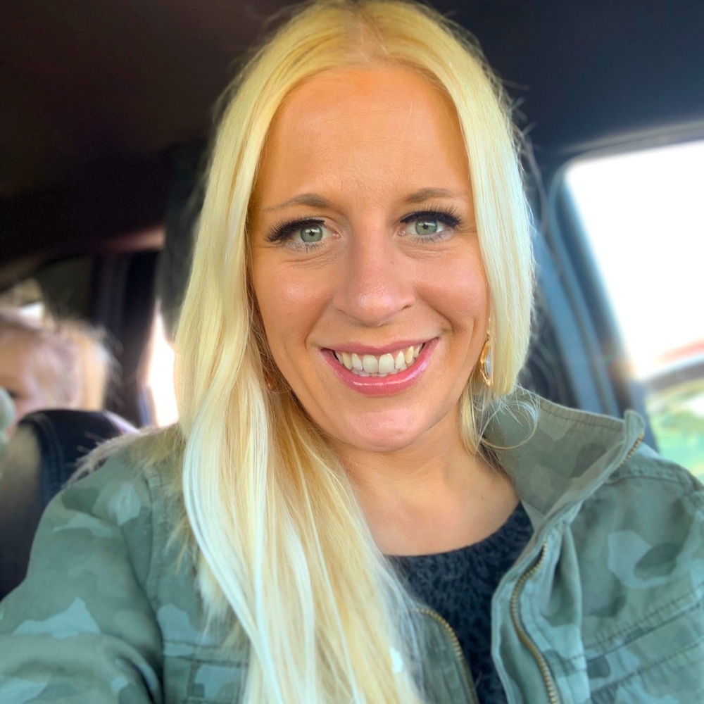 Meet your Posher, Constance